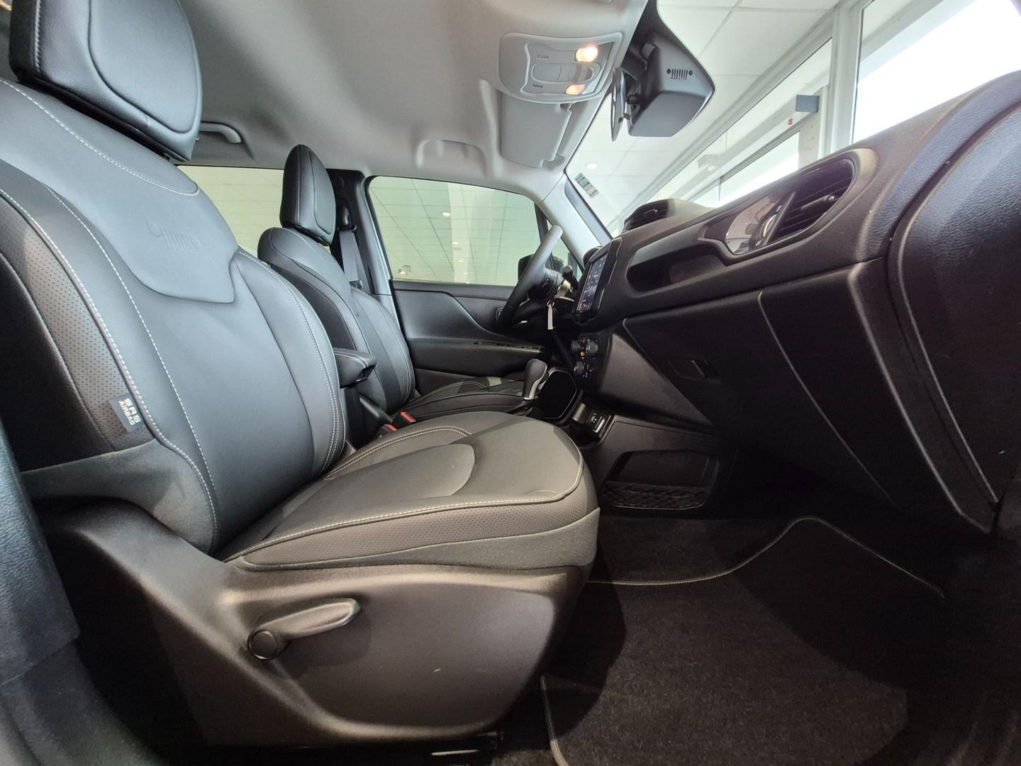 Jeep Renegade Longitude T270 1.3 Tb 4×2 Flex Aut Jeep Renegade Longitude T270 1.3 Tb 4×2 Flex Aut